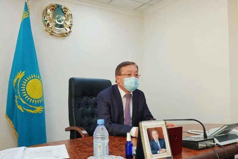 О ходе уборки урожая в Казахстане рассказал глава Минсельхоза