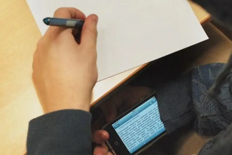 При обнаружении смартфона или шпаргалок результаты ЕНТ будут аннулированы - Минобразования