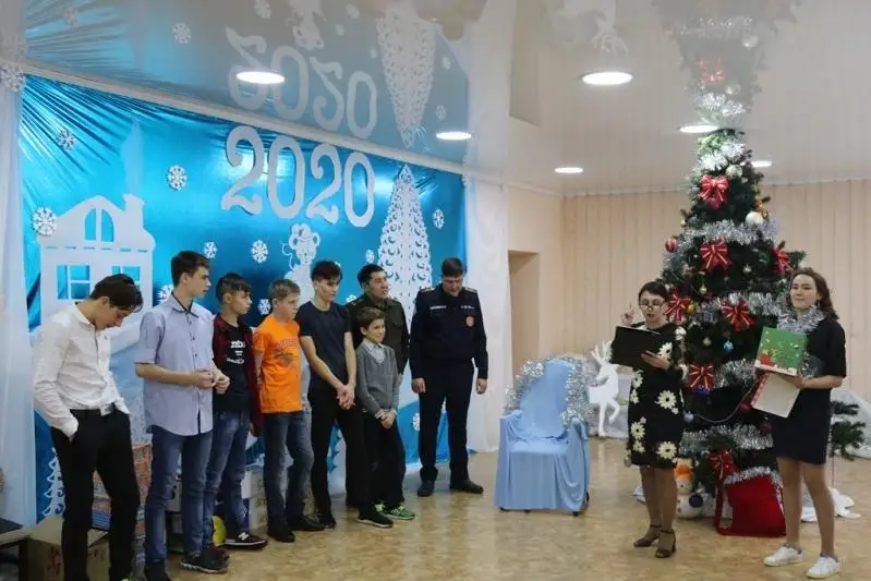 Воспитанников детского дома «Құлыншақ» поздравили с Новым годом спасатели Караганды