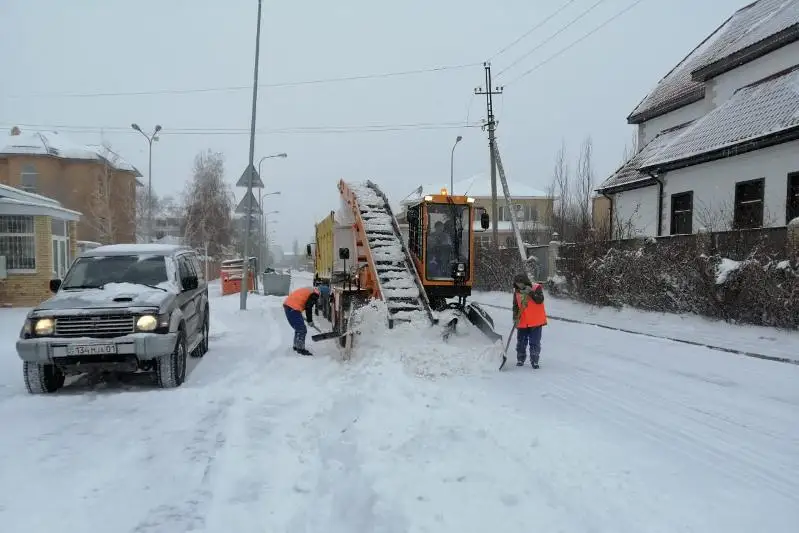 28,5 тысячи кубометров снега вывезено на полигоны столицы за минувшие сутки