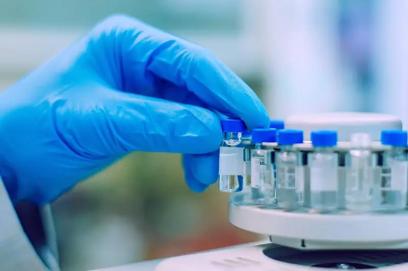 Лекарство от рака на основе витамина С и мышьяка разрабатывает казахстанский профессор