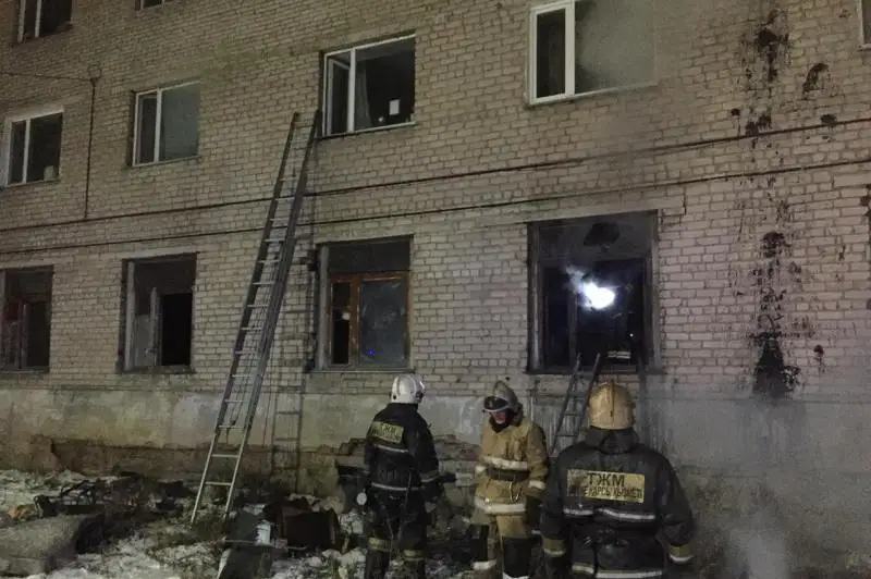 40 человек эвакуированы при пожаре в общежитии в Кокшетау