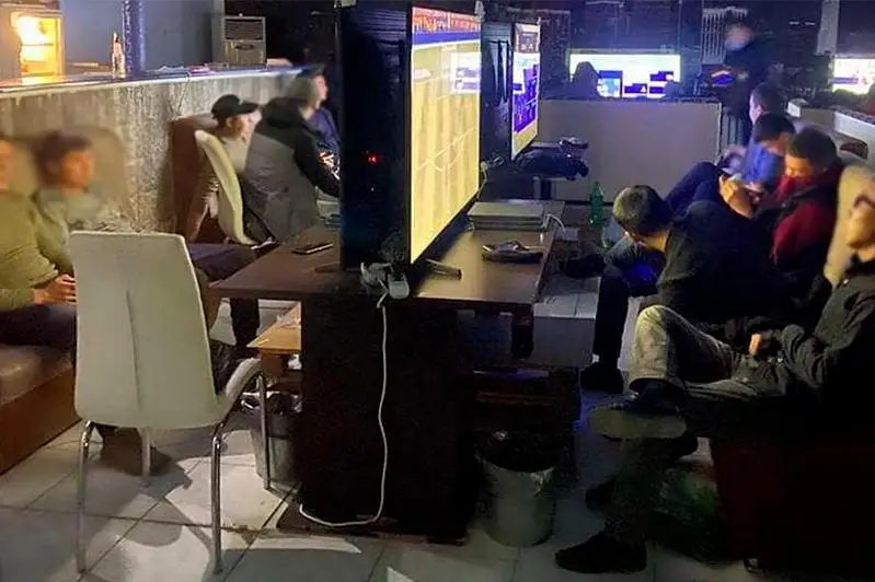 Два игровых клуба нарушили карантин в Жанаозене