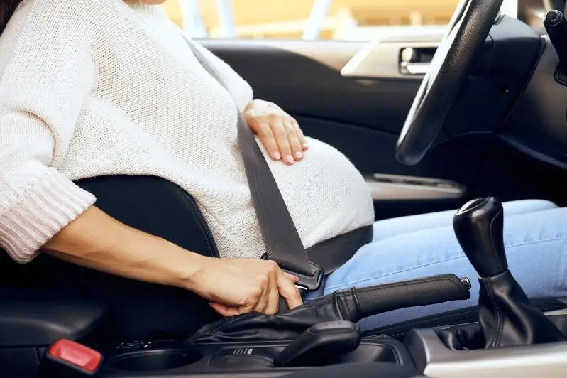 Трех пьяных беременных женщин за рулем задержали в Атырауской области