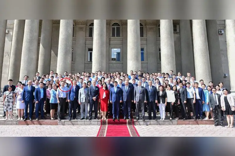 Премьер-министра Кыргызстана и его заместителей оштрафовали за нарушение масочного режима