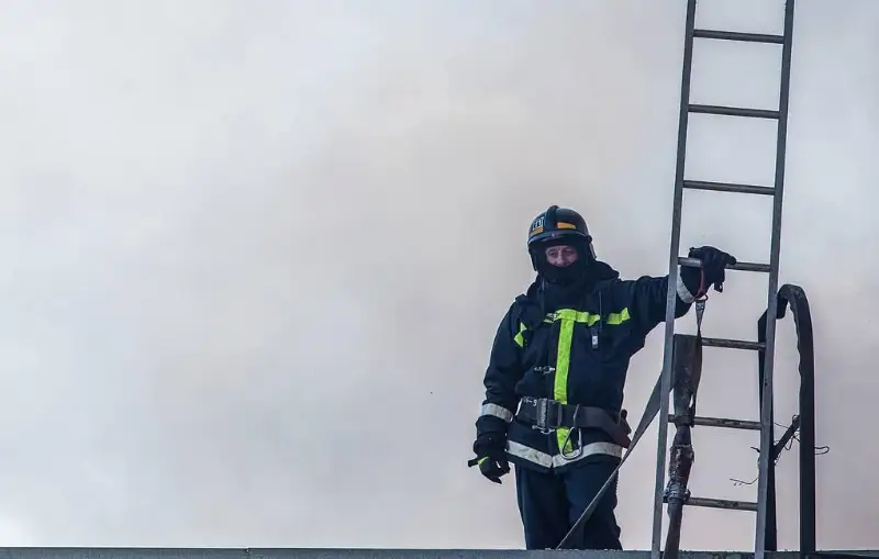 Дом престарелых загорелся в Москве