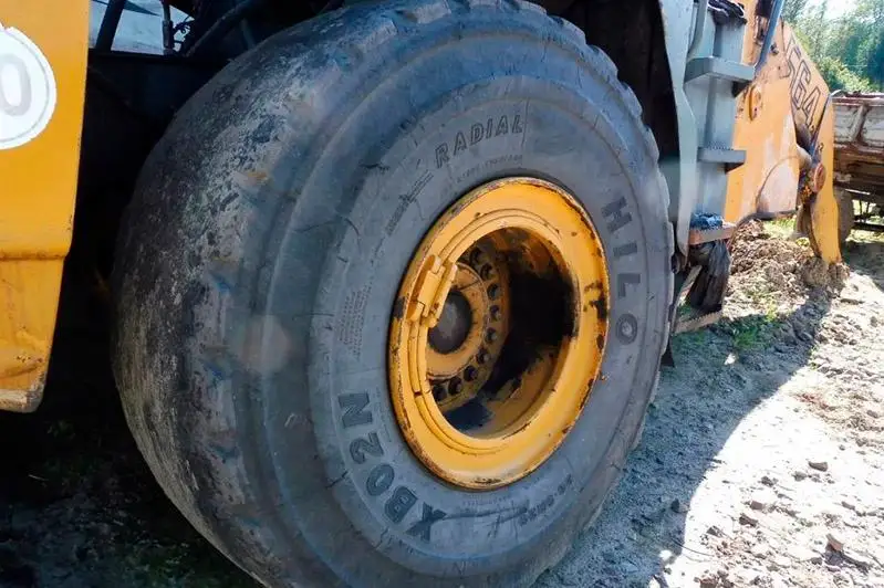 77-летняя бабушка погибла под колесами погрузчика в Атбасаре