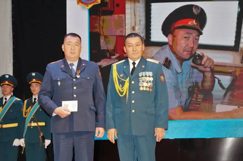 Павлодарского полицейского наградили медалью «За спасение утопающих»