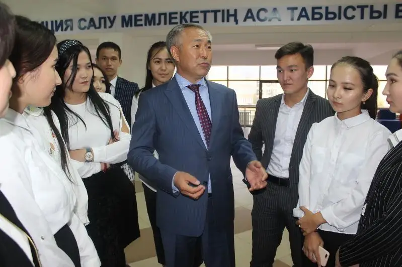 Надо искать самородков среди молодежи - аким города Тараза Кайрат Досаев