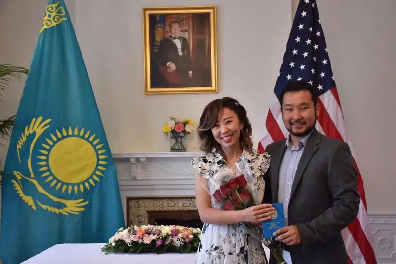 В посольстве Казахстана в США поженились студенты «Болашака»