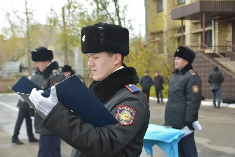 35 молодых полицейских приняли присягу в Караганде
