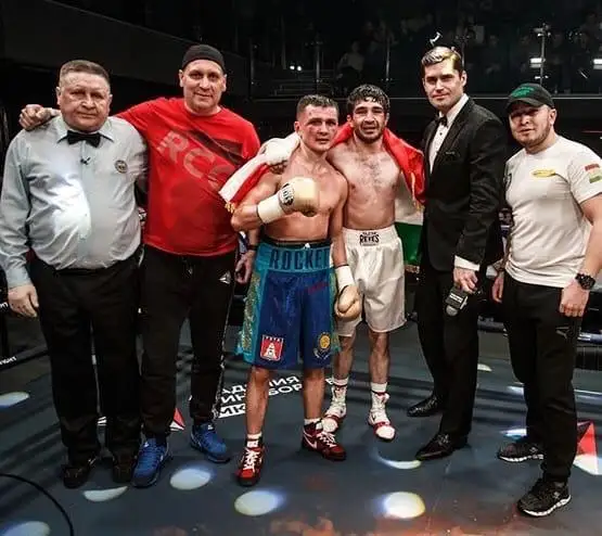 Казахстанец отправил соперника в нокдаун, но проиграл бой в Екатеринбурге