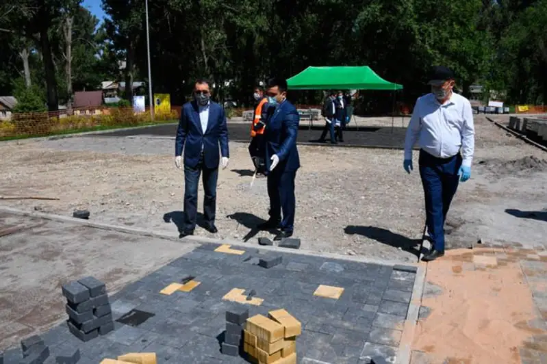 Аким Алматы ознакомился с развитием Жетысуского района города