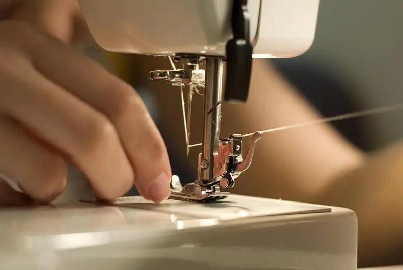 Более 80 волонтеров Уральска  планируют сшить  15 тысяч масок и раздать бесплатно