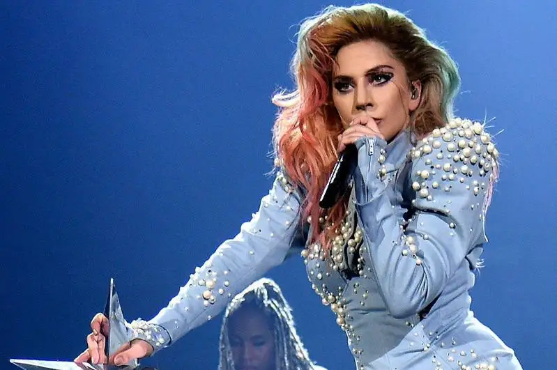 Мировые звезды дадут онлайн-концерт в поддержку медиков