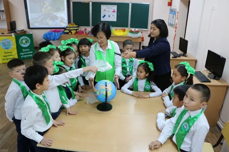 Уроки о раздельном сборе мусора проводят для столичных школьников