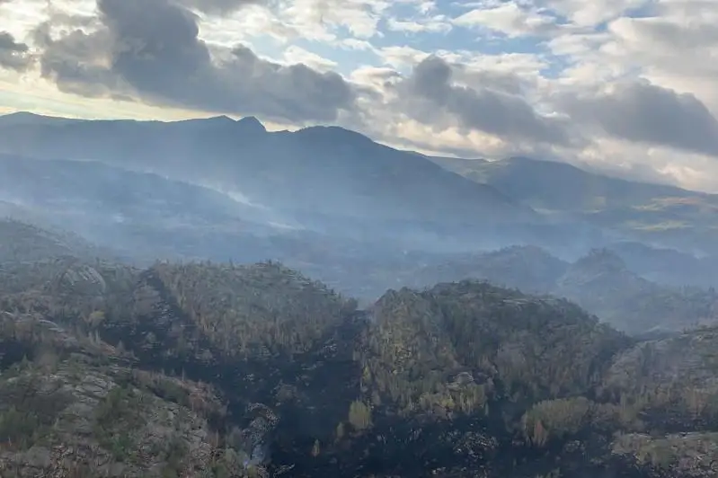 Аким Павлодарской области и начальник ДЧС совершили облет Баянаульского нацпарка