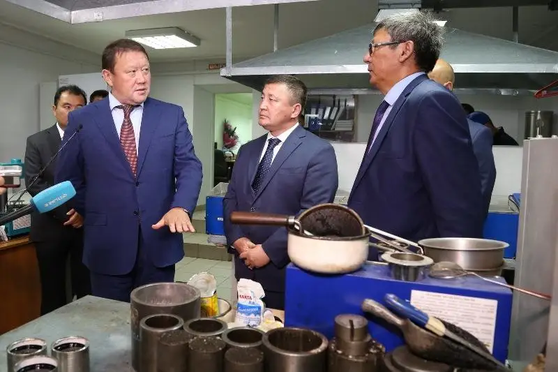 Фотографировать некачественный ремонт дорог призвал жителей СКО Кумар Аксакалов