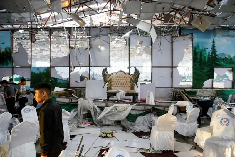 Террорист-смертник взорвал себя на свадьбе в Кабуле, 63 человека погибли