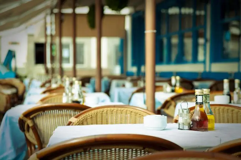 Более 570 объектов закрыли в Алматы за нарушения сантребований