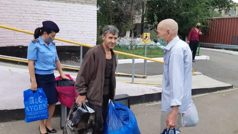 Телевизоры и одежду передали Кокшетаускому центру социальной адаптации сотрудники ДУИС