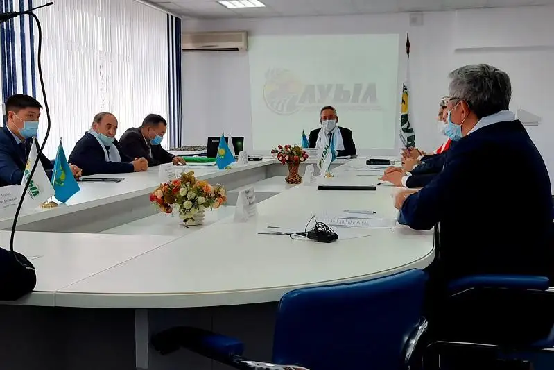 Проблемы обновления сельхозтехники обсудили в партии «Ауыл» в СКО