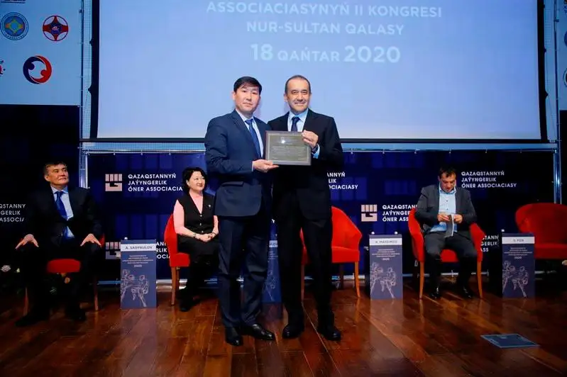 Лучших спортсменов и тренеров наградили в Ассоциации боевых искусств
