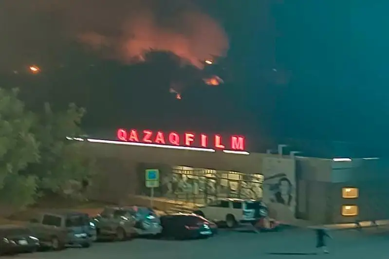 Причину пожара на «Казахфильме» поручил установить аким Алматы
