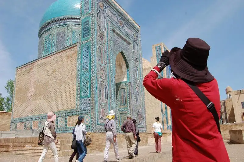 Коронавирус: Узбекистан приостановил внутренние туры