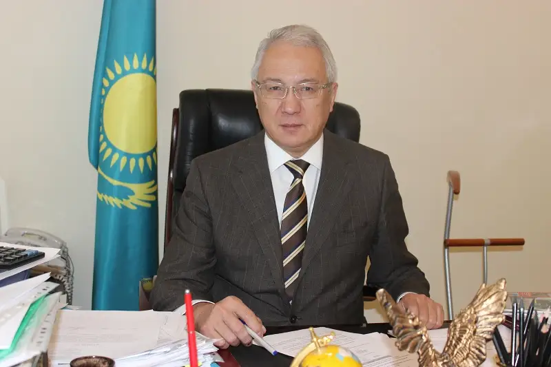 Популяризировать людей, создающих имидж страны – Махметгали Сарыбеков о статье «Абай и Казахстан в XXI веке»