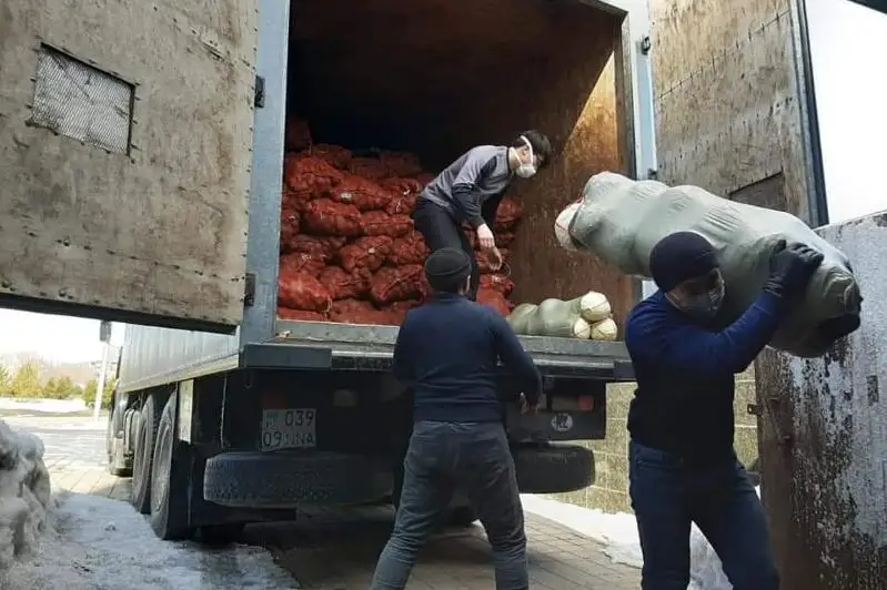 Нуждающимся семьям помогает АНК Карагандинской области