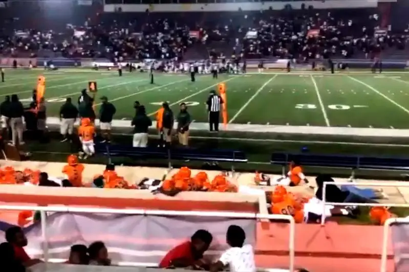 10 подростков ранены в результате стрельбы после матча в США