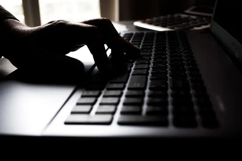 Интернет-мошенник наладил бизнес на несуществующих автозапчастях в Актобе