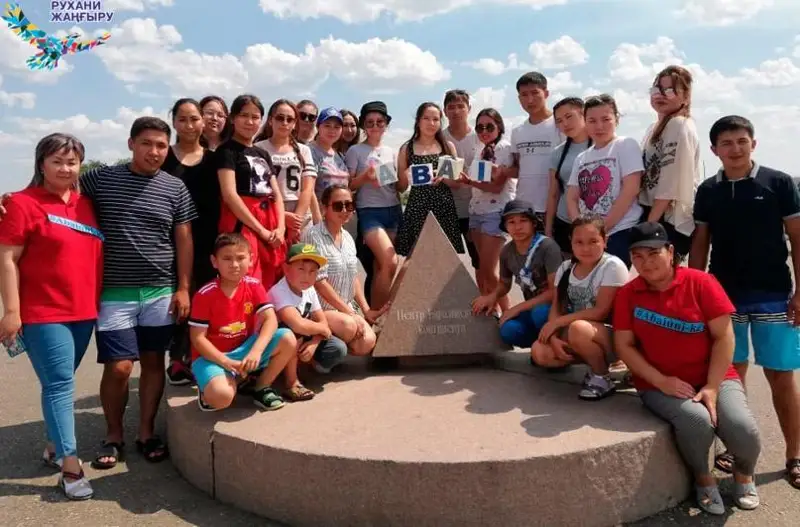 Восточноказахстанская молодежь побывала на родине Абая