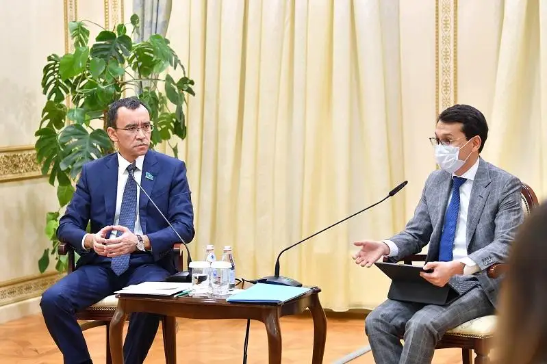 Маулен Ашимбаев и Багдат Мусин встретились с Клубом молодых экспертов при Сенате