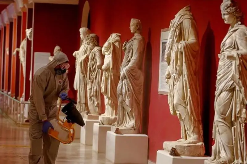 В Анталье проводят дезинфекцию музеев
