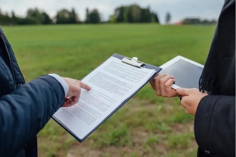 С матери-должницы взыскали часть долга, продав ее участок в Алматинской области