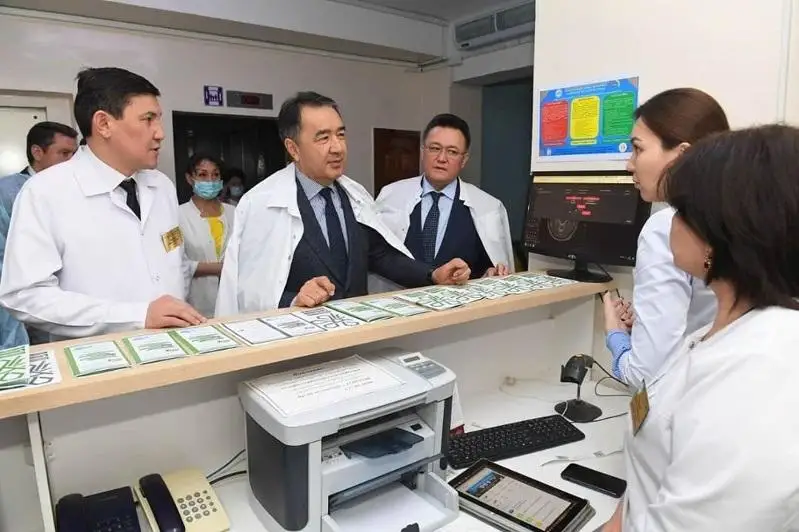 Работу поликлиник в условиях ОСМС проверил аким Алматы