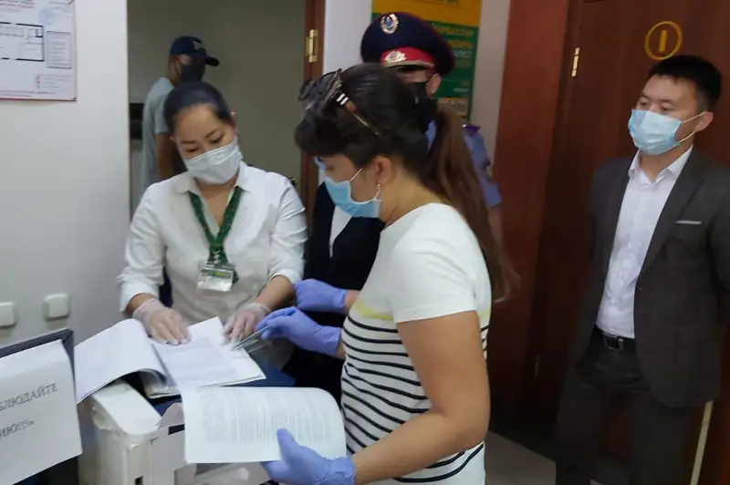 Банки проверили на соблюдение карантинных мер в Караганде