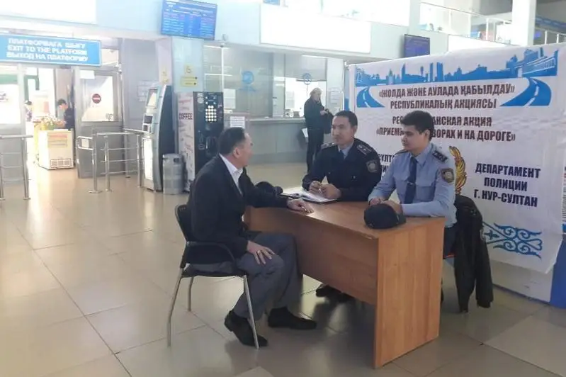 Таксист избил девушку в столице