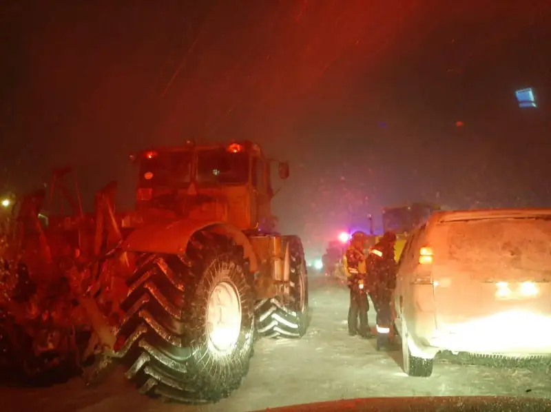 Около 200 человек спасли спасатели из снежных заносов в Карагандинской области