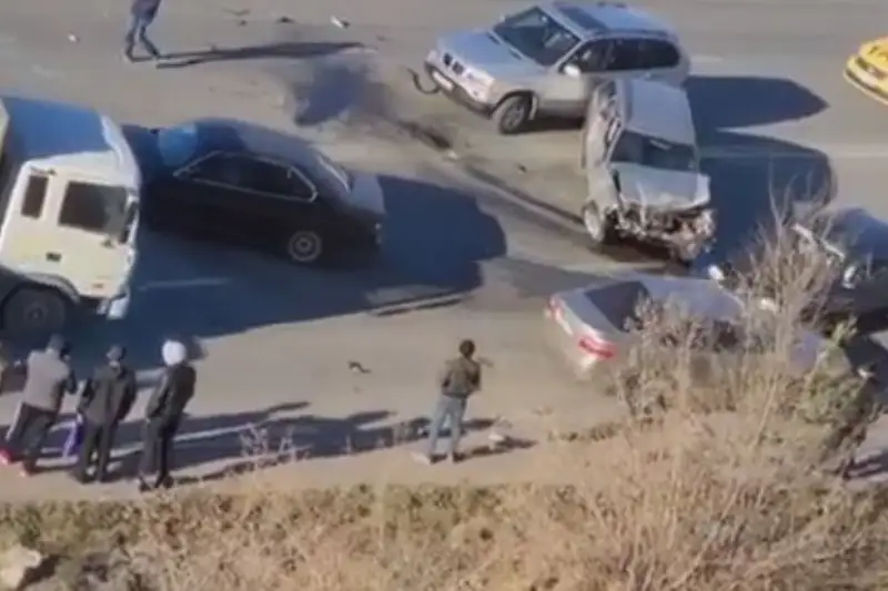 Авария с участием двух автобусов произошла в Караганде