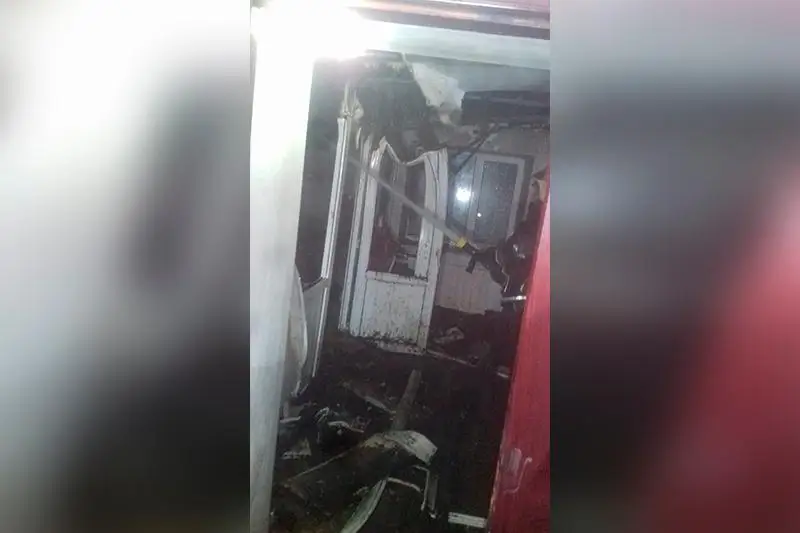 Наемный рабочий спас хозяев дома при пожаре в Зайсане