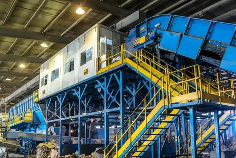 Как в столице решают проблему утилизации мусора и стройотходов