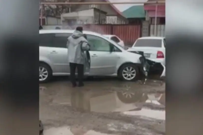 20 суток ареста получил наехавший на блокпост пьяный водитель в Алматинской области