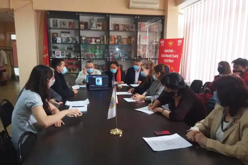 Принять закон по борьбе с бедностью предложили алматинские коммунисты