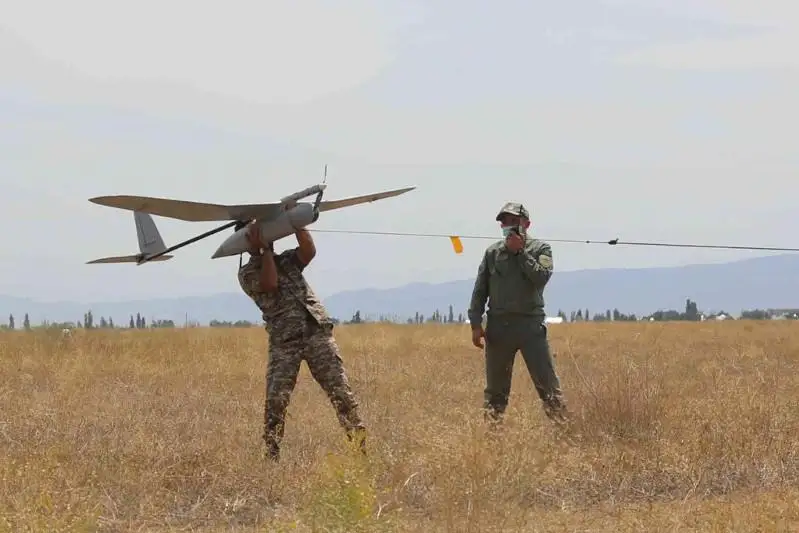 Будущие офицеры Казахстана приступили к первым самостоятельным полетам на беспилотниках