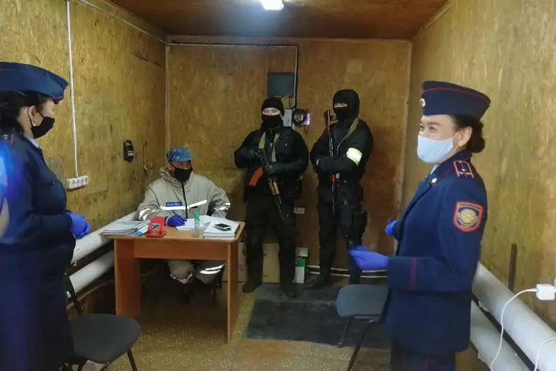 Полицейских на блокпостах учат справляться со стрессом в Павлодарской области