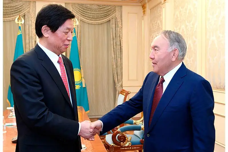 Первый Президент Казахстана встретился с Председателем Постоянного Комитета ВСНП Китая