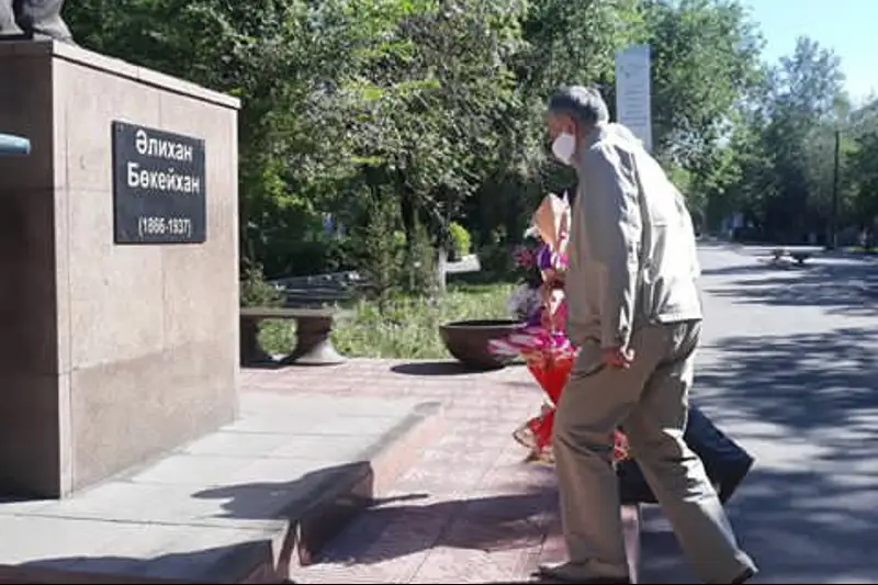 Память Алихана Бокейханова и Каюма Мухамедханова почтили в Семее